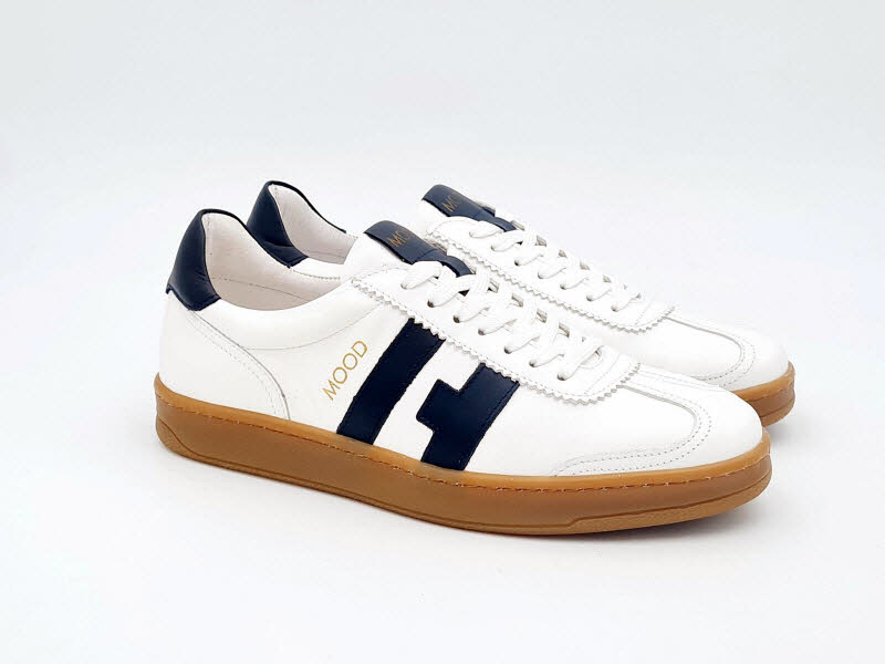 MOOD Hold Sneaker