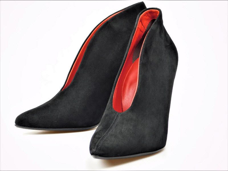 PAUL GREEN Pumps V-cut