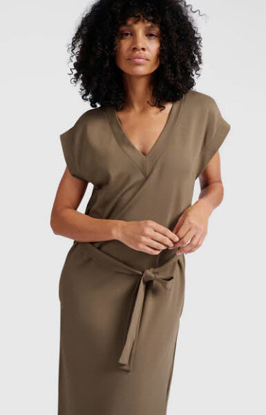 Yaya Kleid mit V-Ausschnitt und Bindegürtel