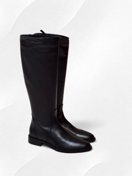 THE SELLER Stiefel flach schwarz