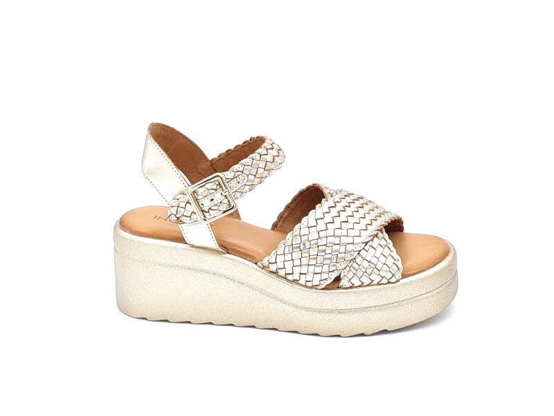 Inuovo Sandale geflochten gold