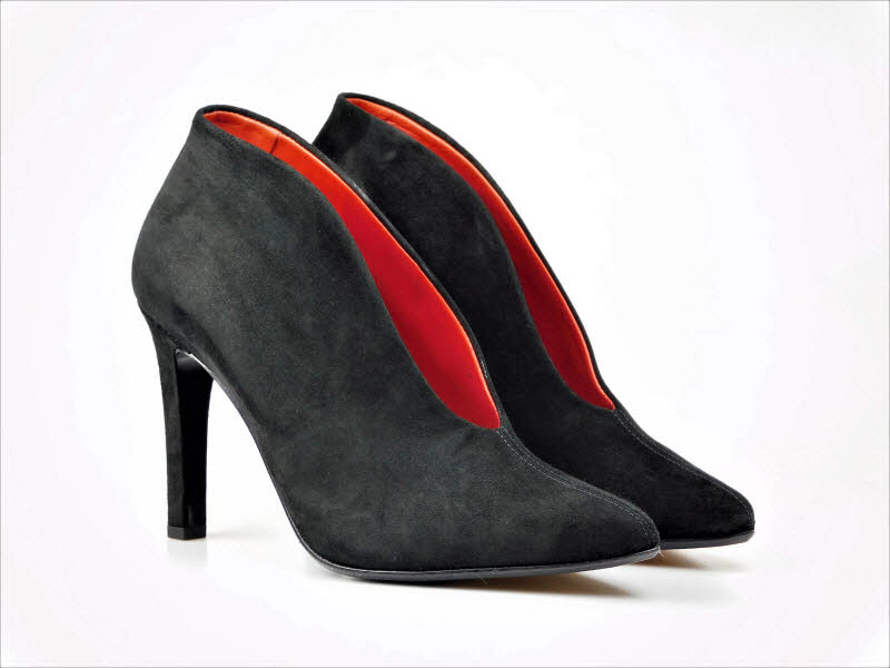 PAUL GREEN Pumps V-cut