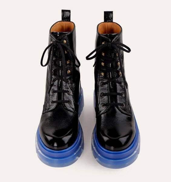 Chie Mihara Yuppie negro