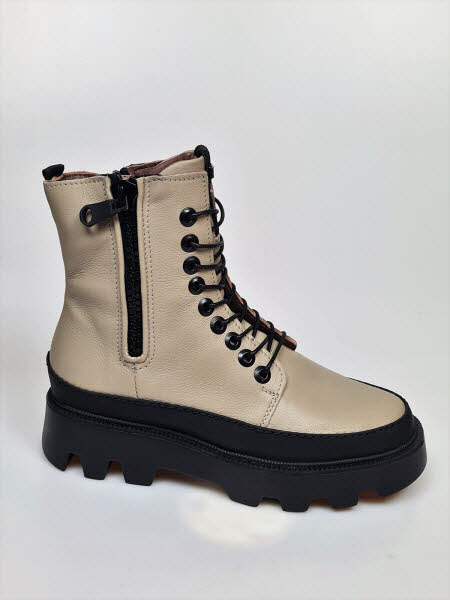 Schnürboot beige