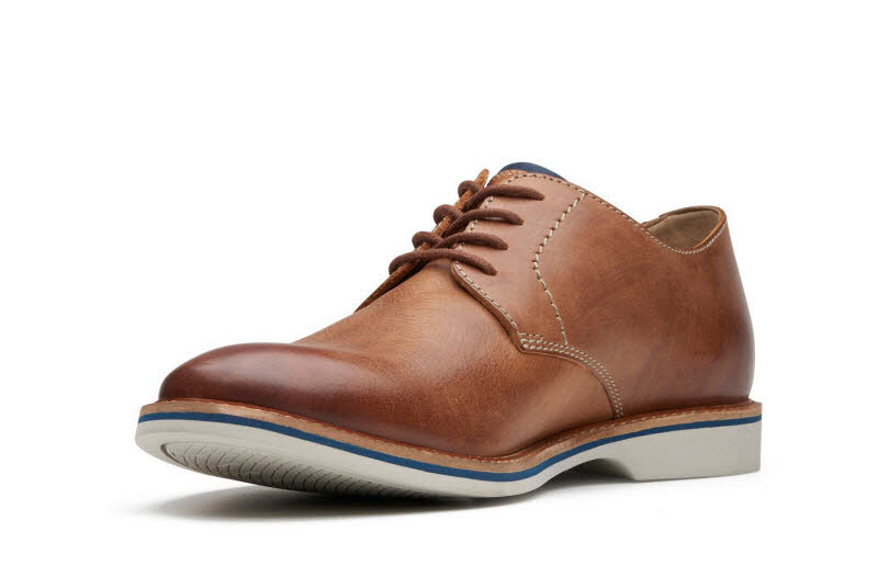 CLARKS Atticus Lace Tan