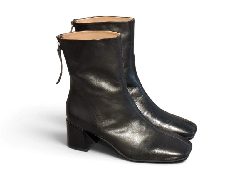 Rebecca White Adele60 black
