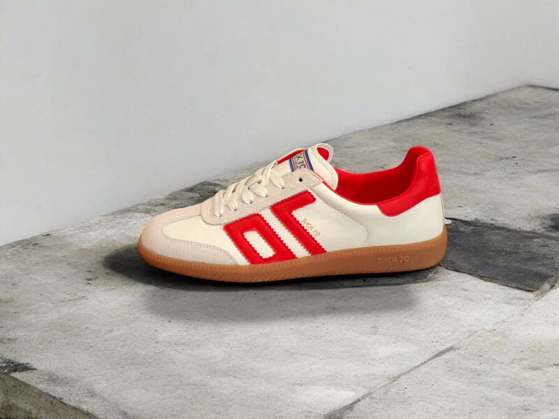 BACK 70 Cloud White/Red