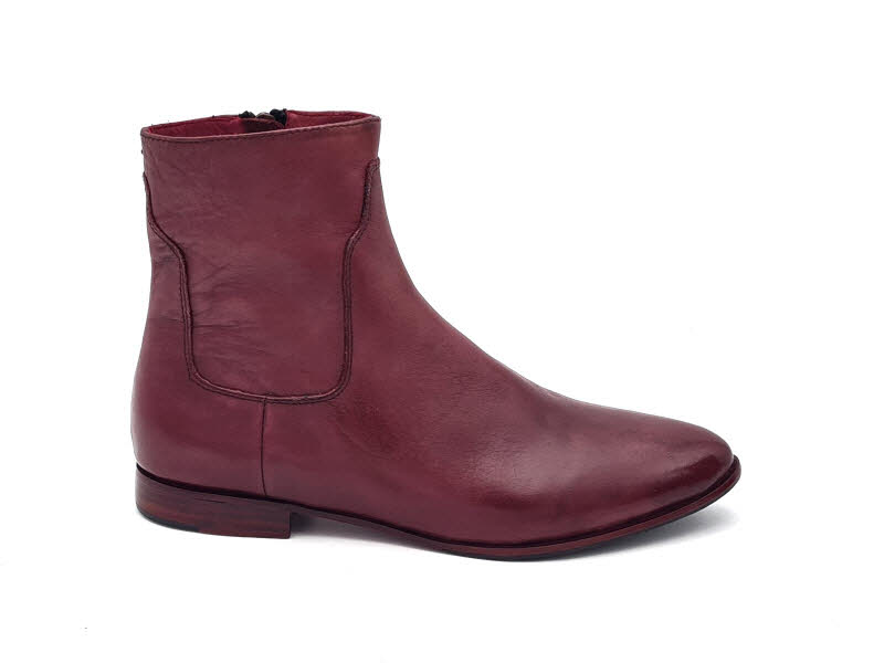 Rebecca White Stieflette Nappa Windsor Wine