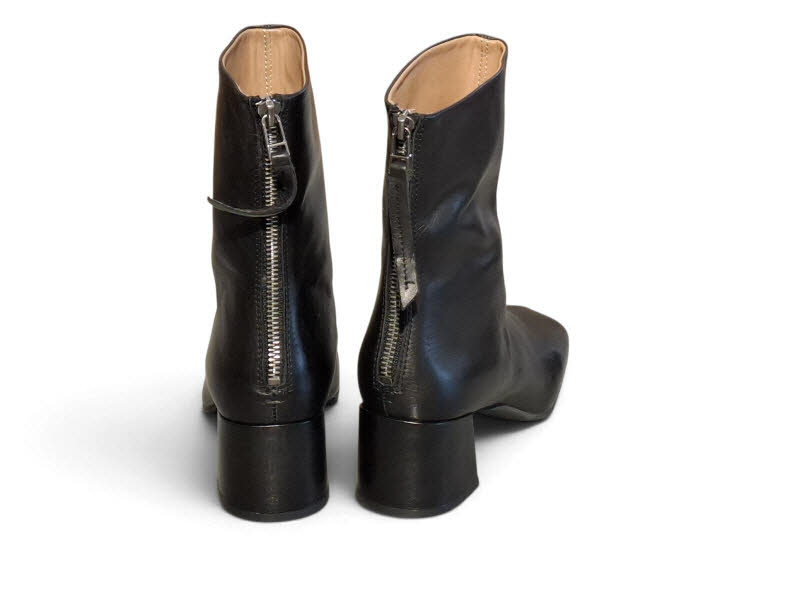 Rebecca White Adele60 black