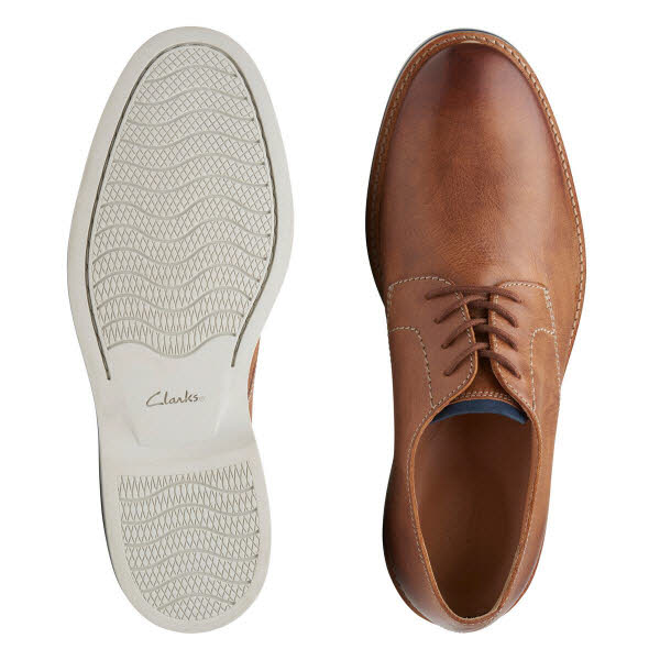 CLARKS Atticus Lace Tan