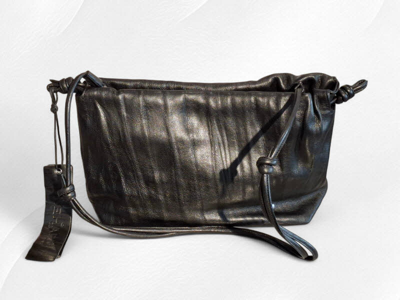 Rehard Tasche/CowCrinkle/black